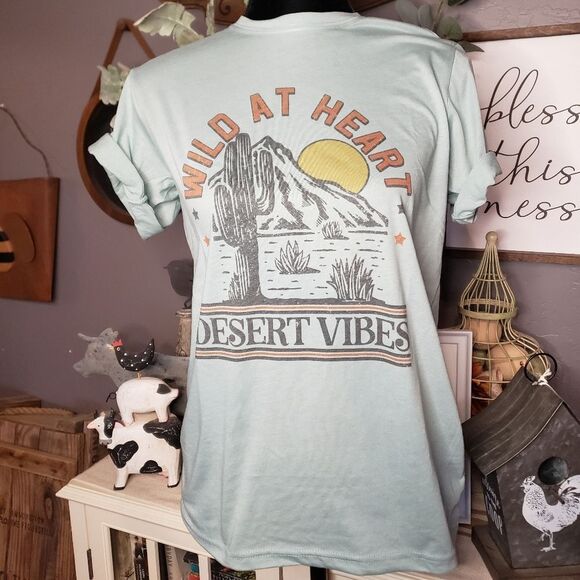 Desert Vibes and Wild at Heart Top Size Small - Picture 2 of 3